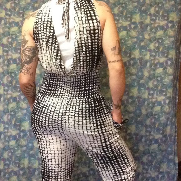 Tie back jumpsuit with pockets - Picture 2 of 3